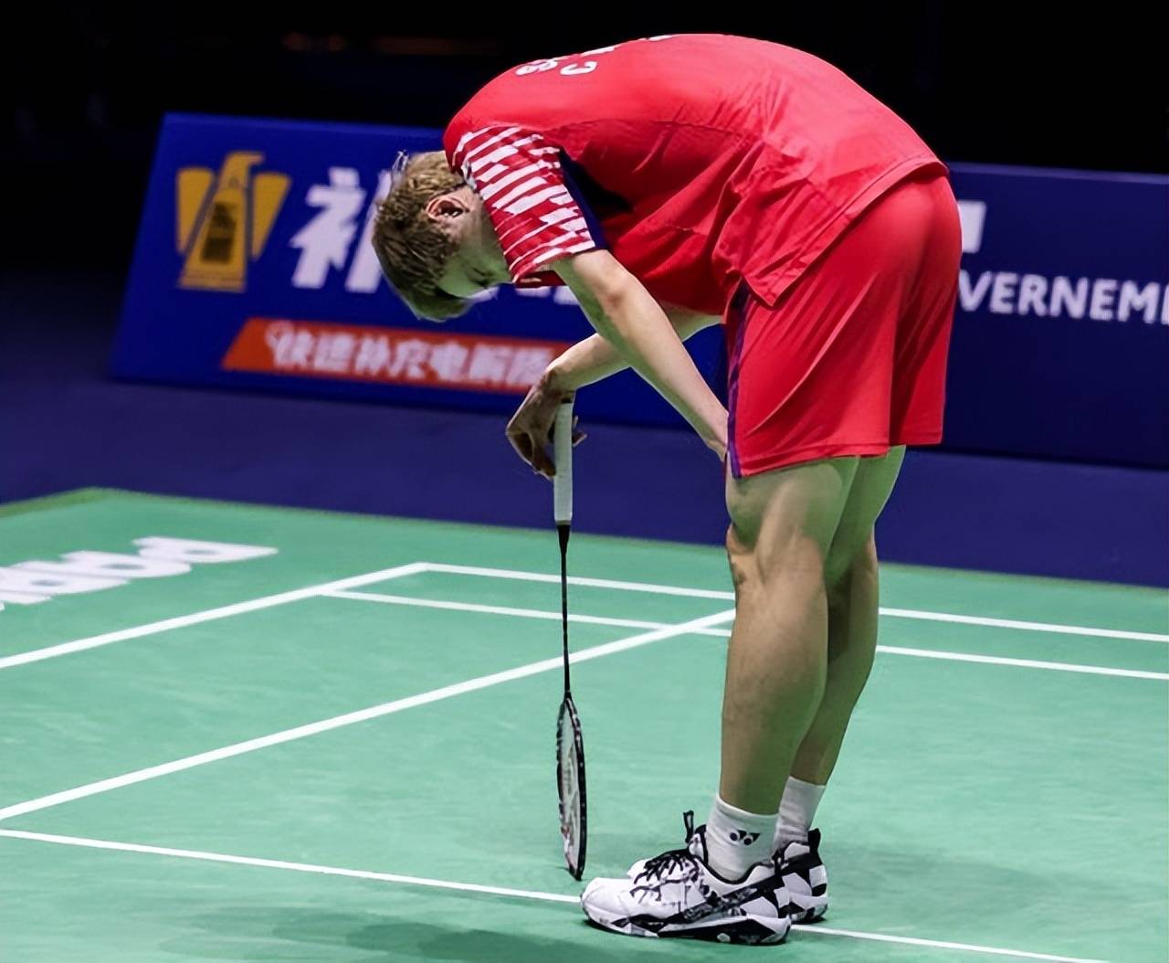 爱游戏官方入口-日本羽毛球队轻取英格兰羽毛球队，谌龙打破历史纪录