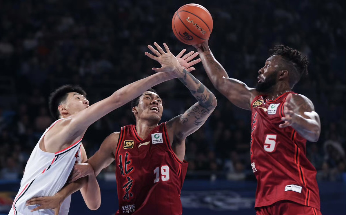 爱游戏APP-中国队翻盘日本队，奥恰洛夫状态火热