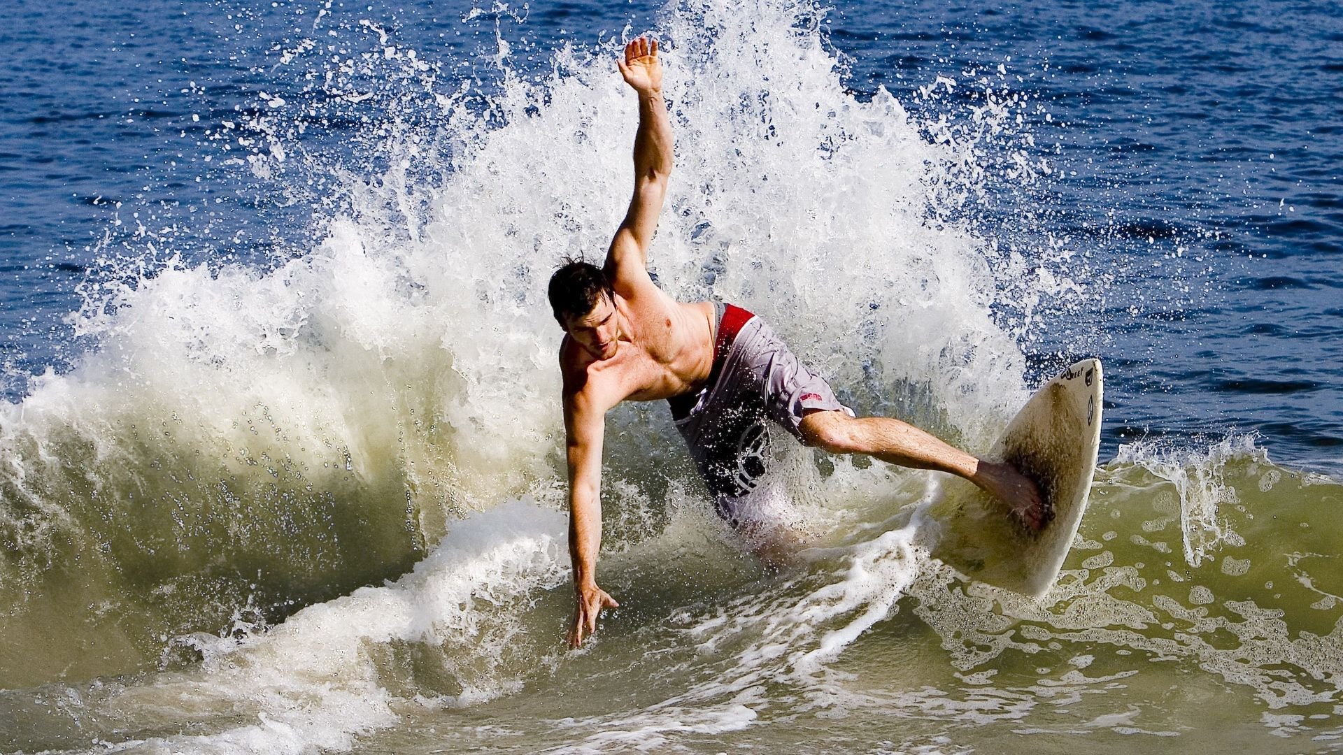 今夜，诺坎普只有一个离合器，苏亚雷斯踩下的西甲节奏