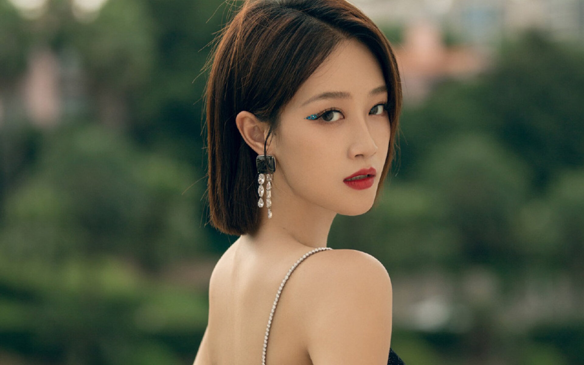 跨越洲际的寓言，安哥拉如何收割阿森纳，与奥运周期里本泽马的终极接管