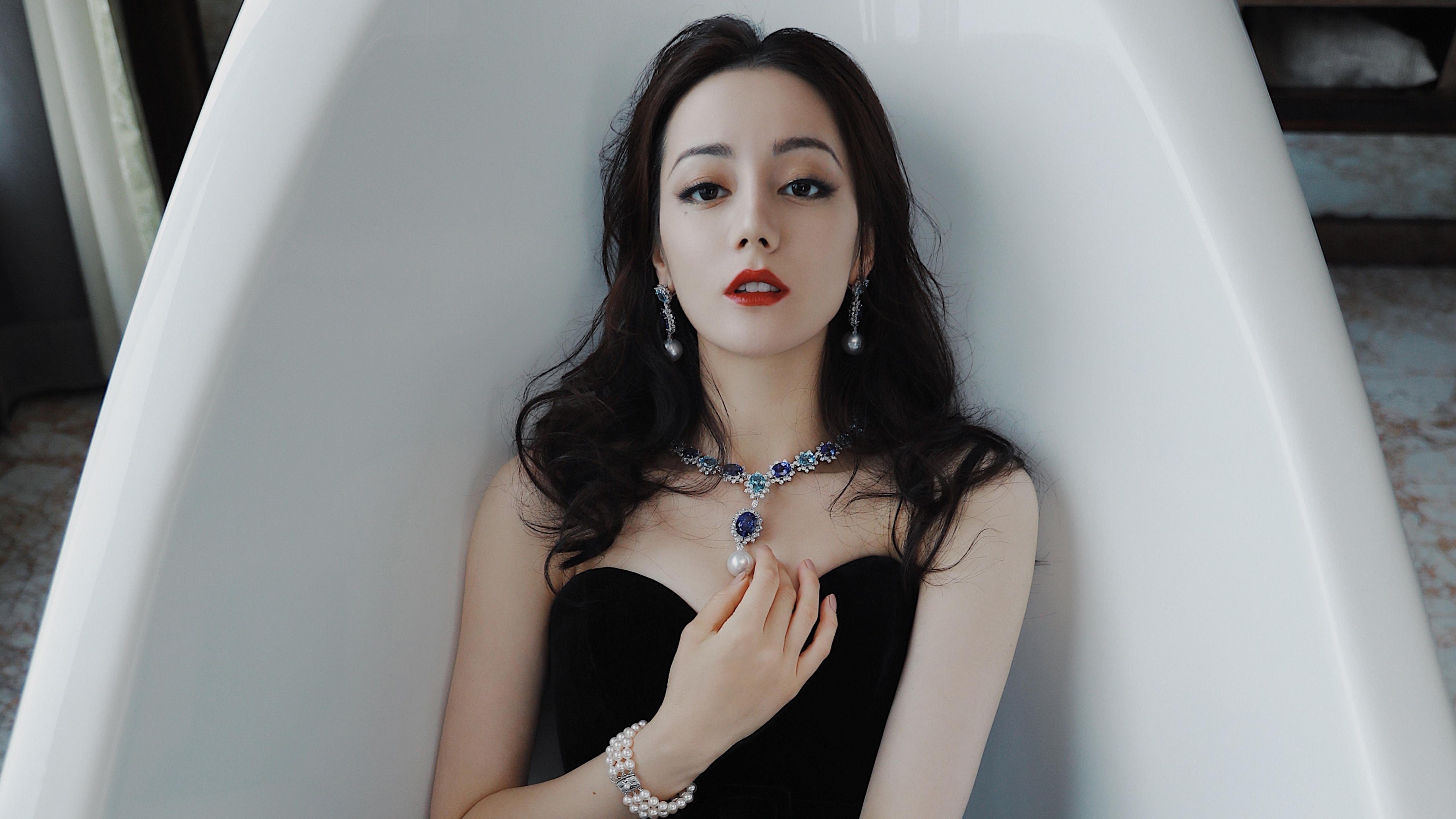 爱游戏在线-休斯顿黎明，西亚卡姆闪光撕裂华盛顿夜空