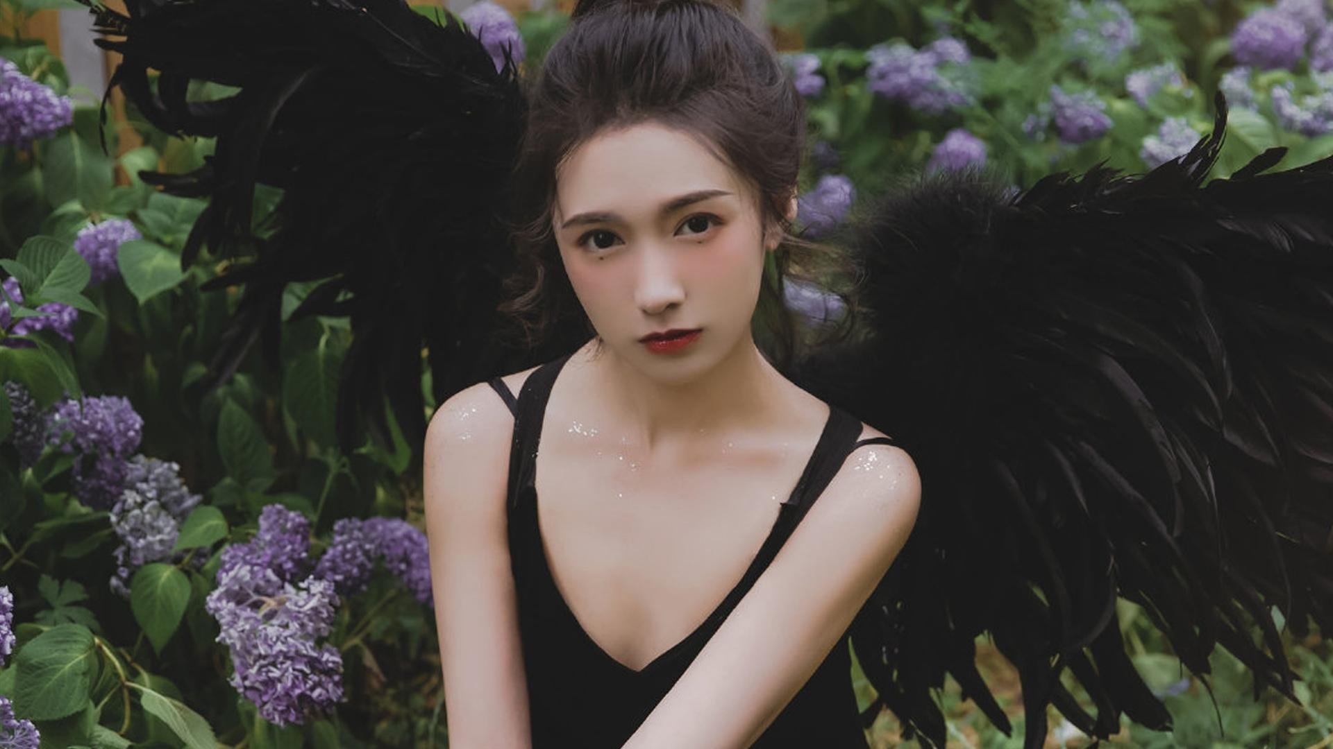 爱游戏下载-布达佩斯之夜，莱万如神兵天降，匈牙利横扫喀麦隆，C组唯一王座已无悬念